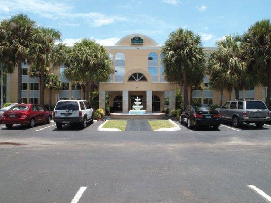 La Quinta Inn & Suites by Wyndham Deerfield Beach I-95