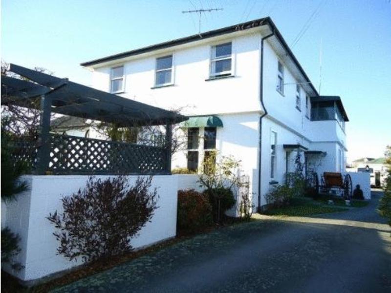 The Pier Lodge Bed And Breakfast