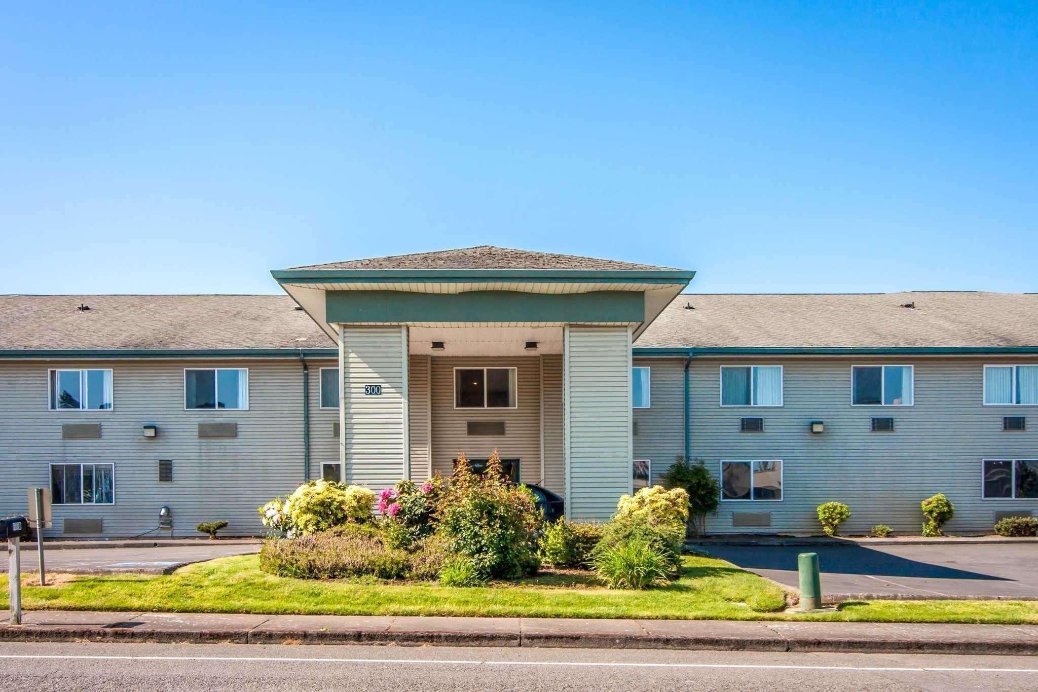Rodeway Inn & Suites