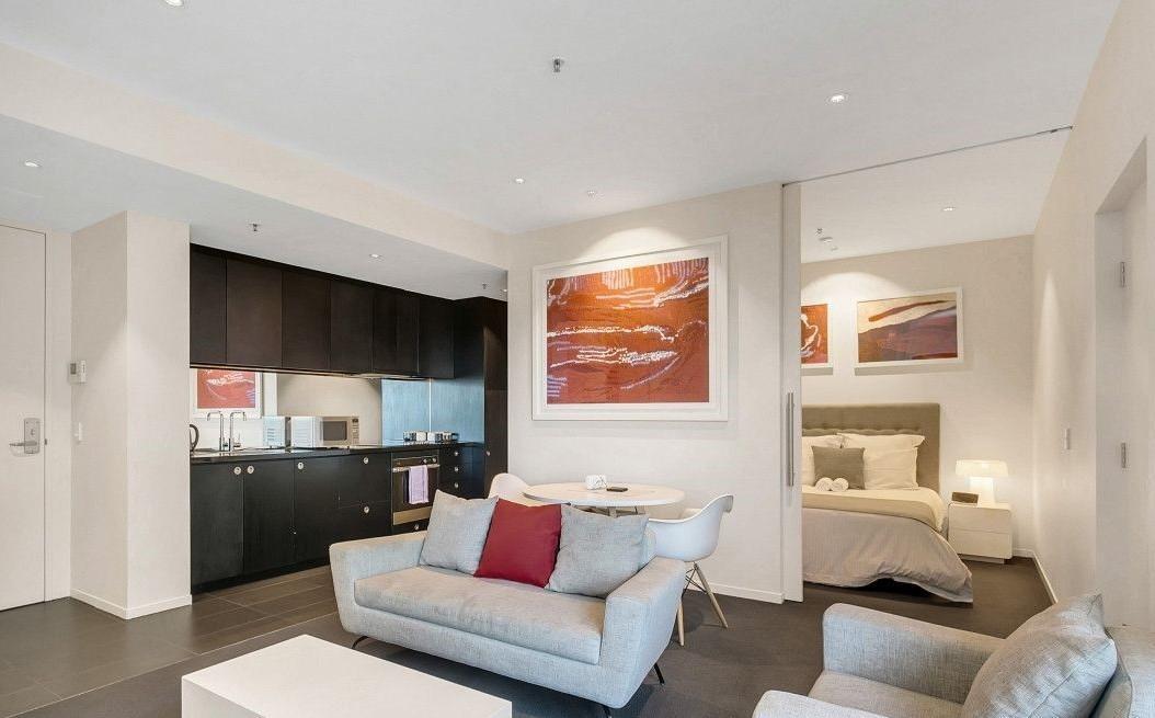 Luxury 2 Bdrm (The Watson),FREE carpark, near city