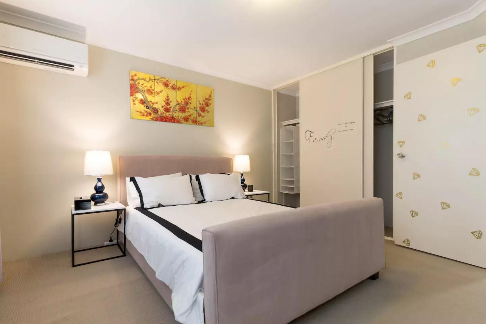 FAMILY TOWNHOUSE -FREE NETFLIX-15MINS TO PERTH CBD