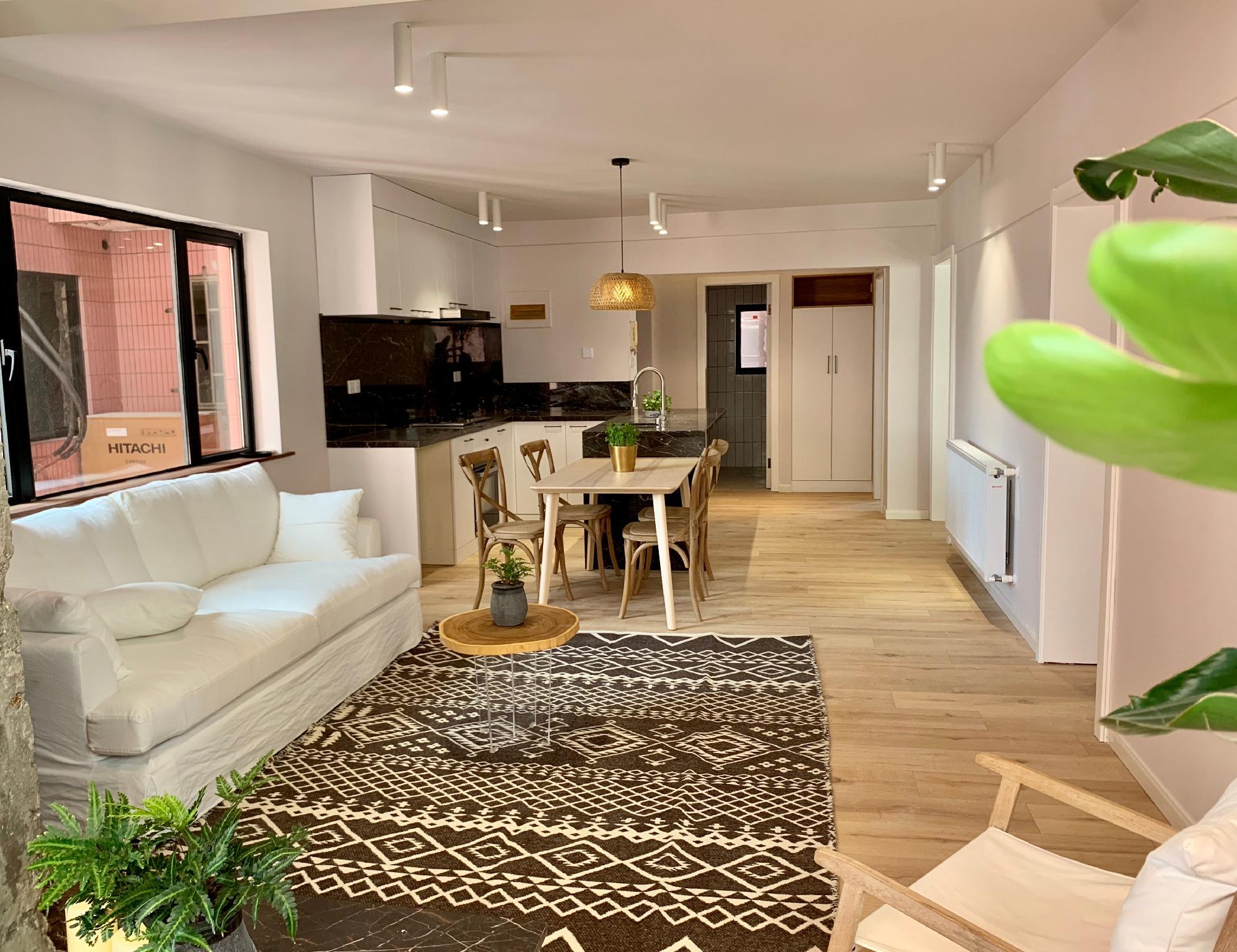 Stylish 2 br apt Jing'an Temple, Shanghai