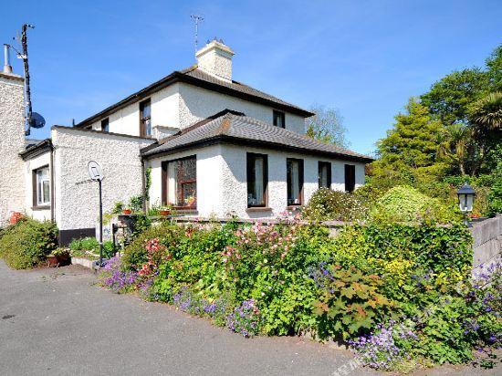 Woodview Farmhouse