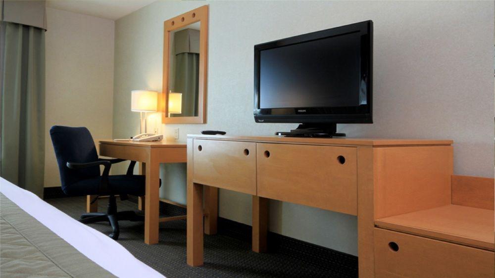 HOLIDAY INN EXPRESS AND SUITES MONTERREY AEROPUERTO