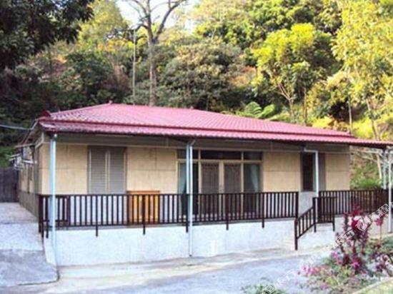 Jhuci Station Holiday Center