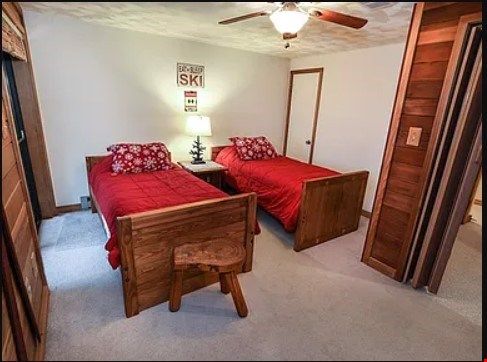 System.Collections.Generic.List`1[BluePillow.Application.SearchEngine.Dto.PhotoDto]?.ElementAt(3)?.Caption