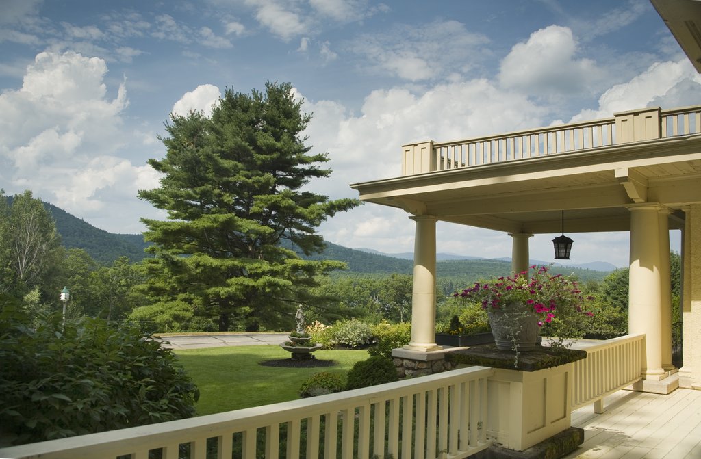 MANOR ON GOLDEN POND