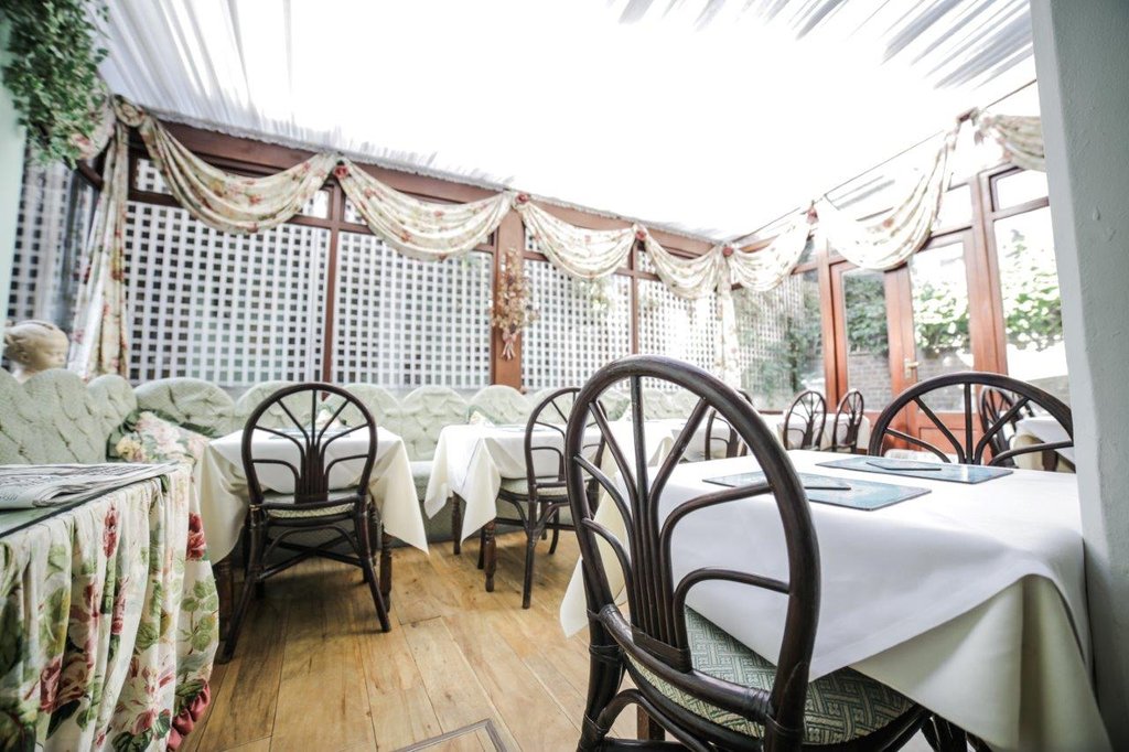 THE ABBEY COURT NOTTING HILL