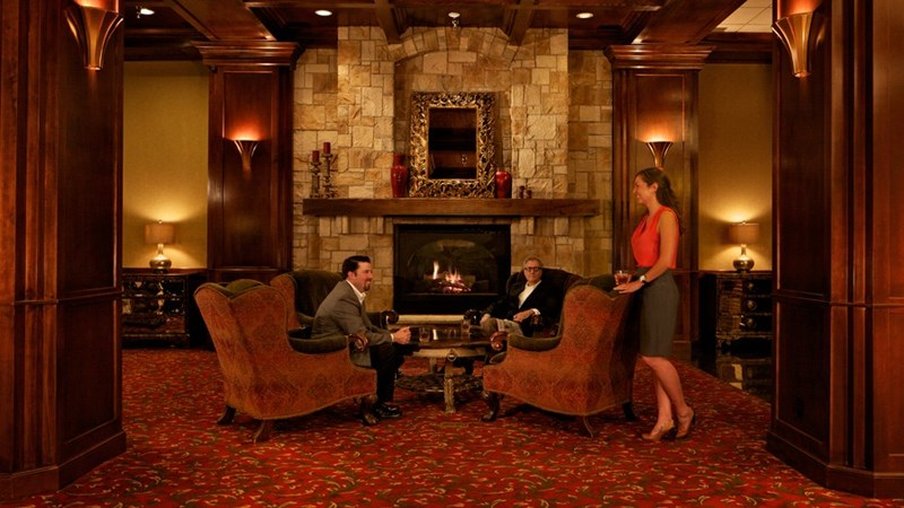 THE SUITES OF 800 LOCUST HOTEL