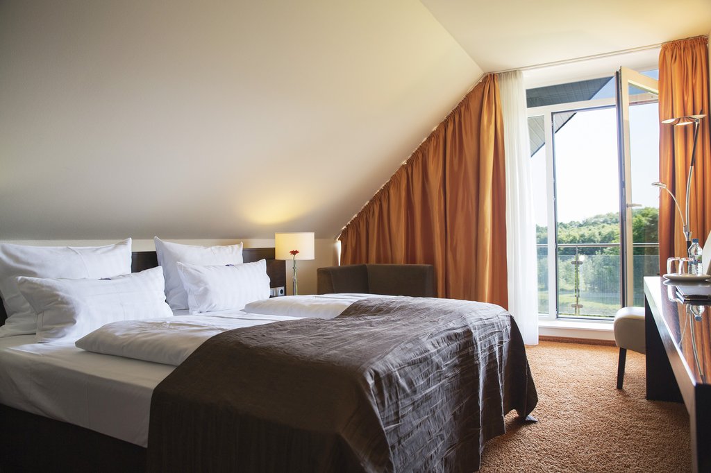 L ARRIVEE HOTEL AND SPA