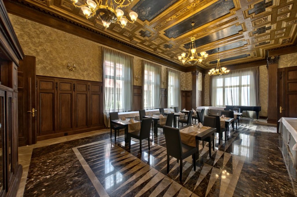PLATINUM PALACE HOTEL