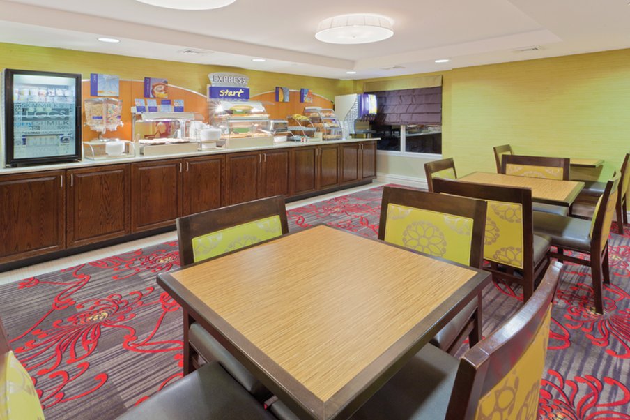 Holiday Inn Express NEPTUNE