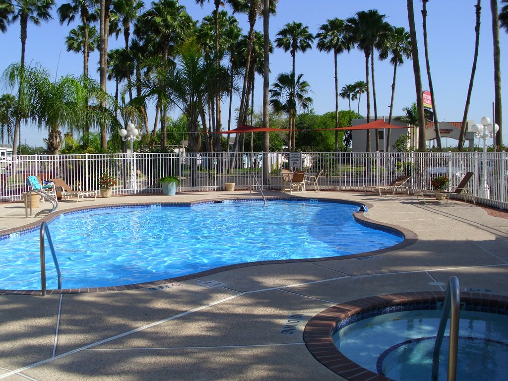 VICTORIA PALMS INN AND SUITES