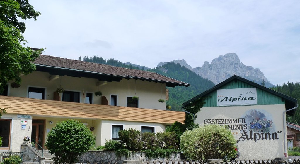 Alpina Gaestehaus Pension