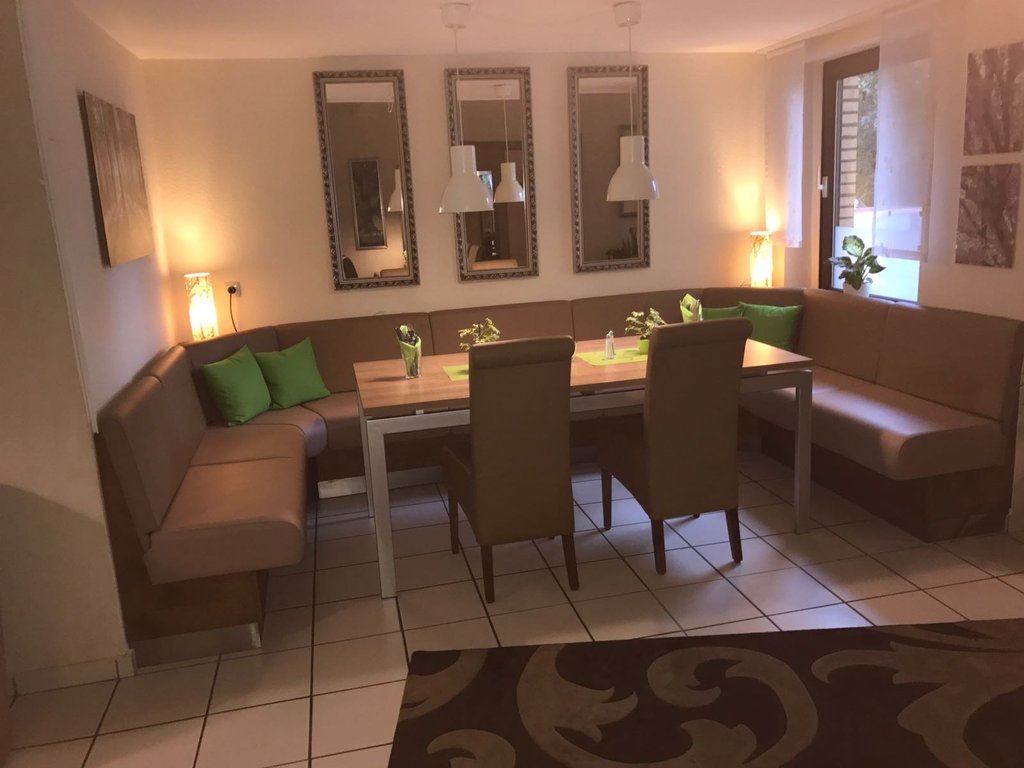 Zum Gruenen Baum Hotel Garni