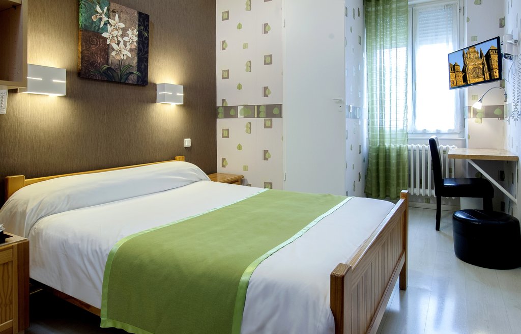 Cazes A Arazat Logis