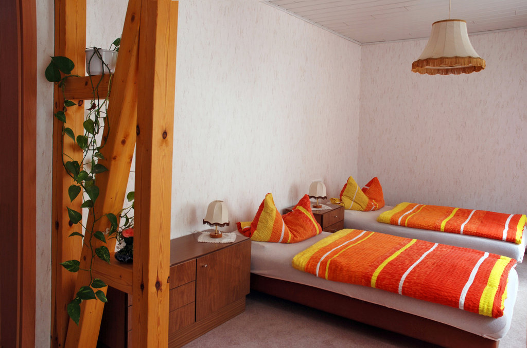 Zur Linde Gasthof  Pension