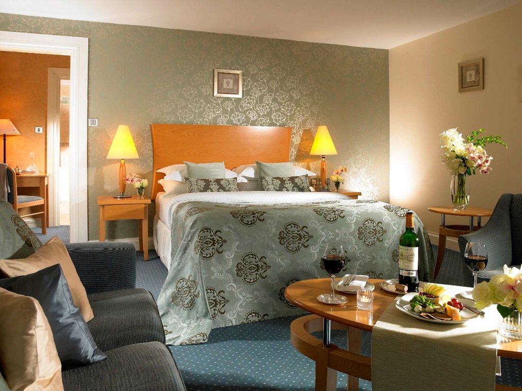 WESTPORT COAST HOTEL