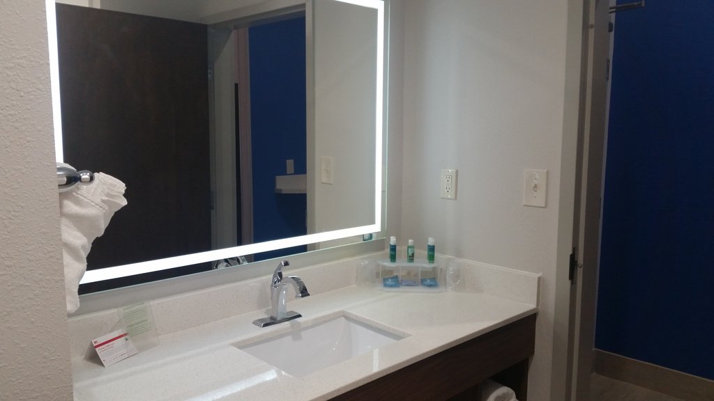 HOLIDAY INN EXP SLIDELL