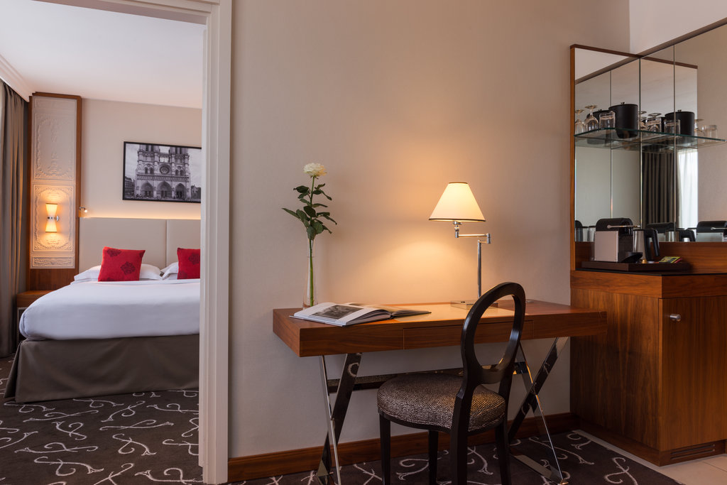 CROWNE PLAZA NEUILLY