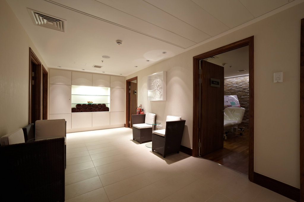 Lingfield Park Marriott Hotel and Country Club