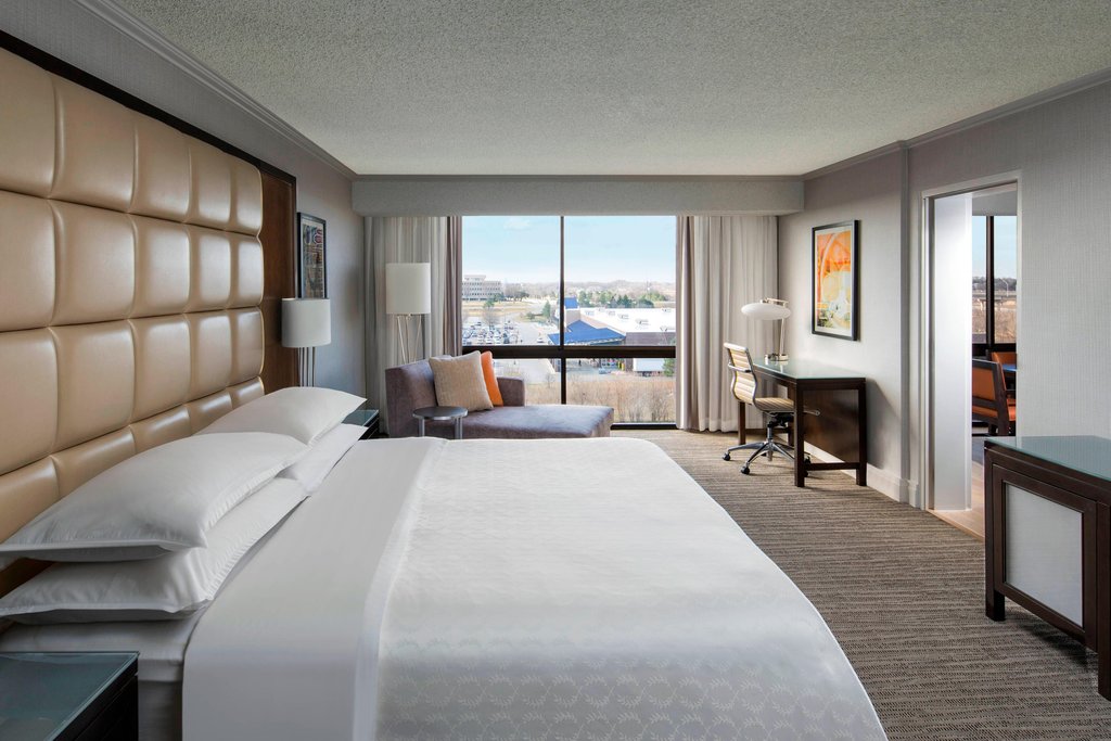 Sheraton West Des Moines Hotel