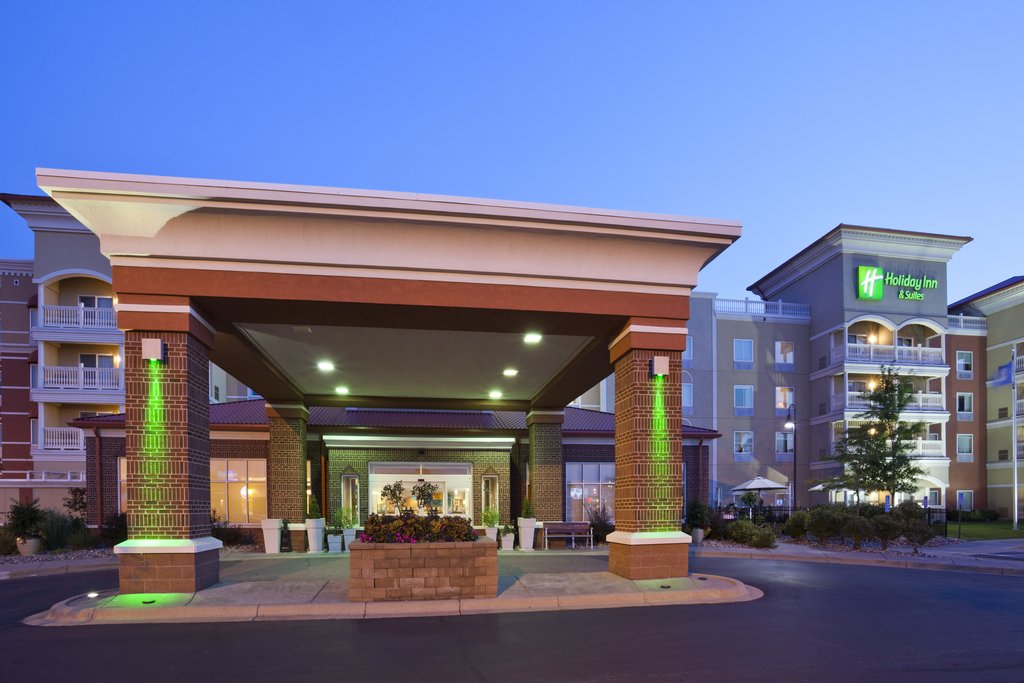 Holiday Inn & Suites MAPLE GROVE NW MPLS-ARBOR LKS