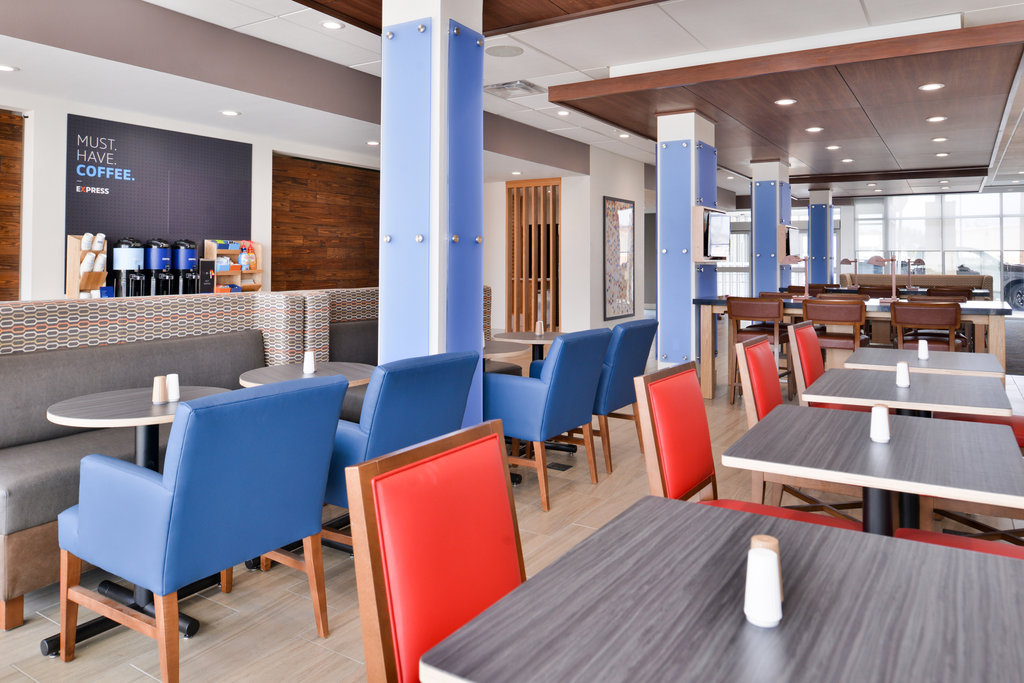 HOLIDAY INN EXP EARLY