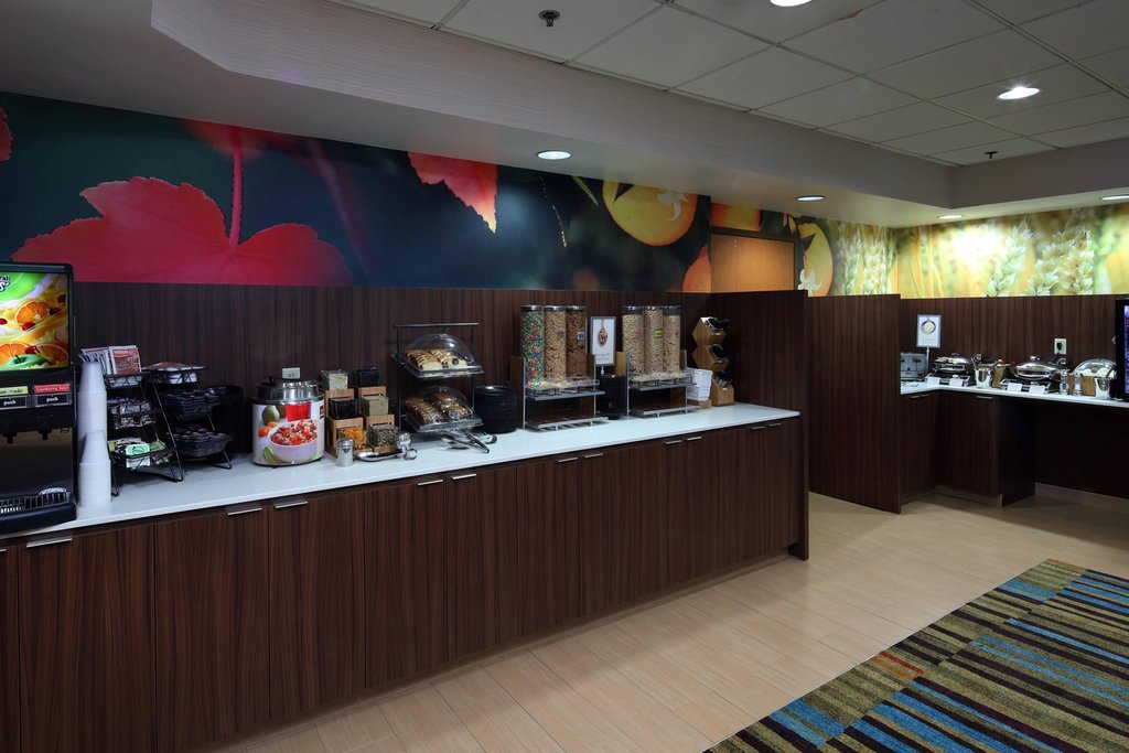 Fairfield Inn and Suites by Marriott Newark Liberty International Airport