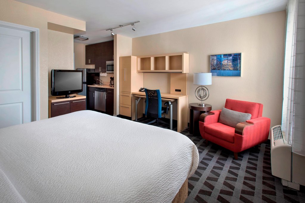 TownePlace Suites by Marriott Republic Airport Long Island Farmingdale