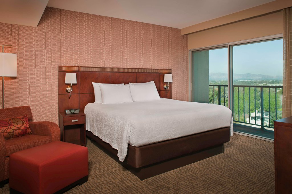 Courtyard by Marriott Los Angeles Sherman Oaks