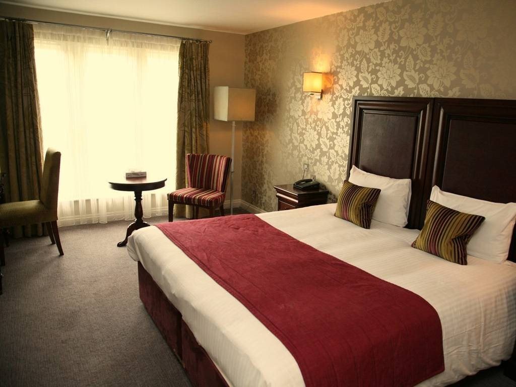 SHENDISH MANOR
