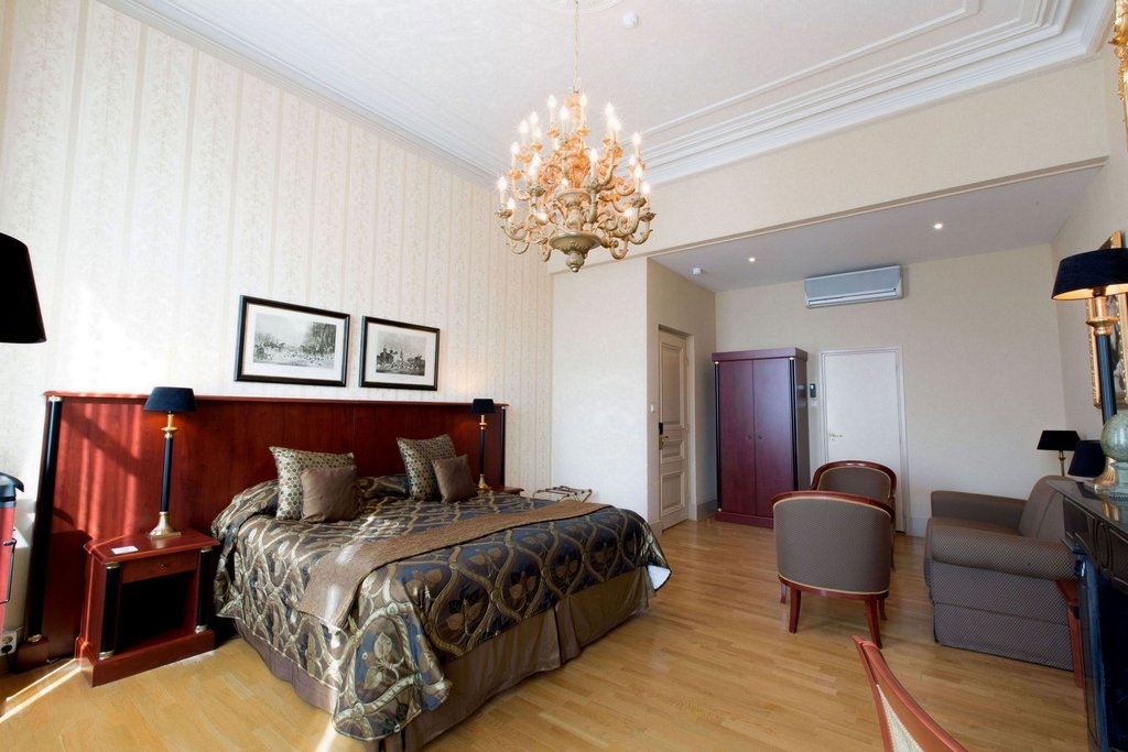 GRAND HOTEL DE DRAAK