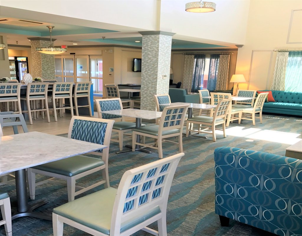 HOLIDAY INN EXPRESS BROOKHAVEN