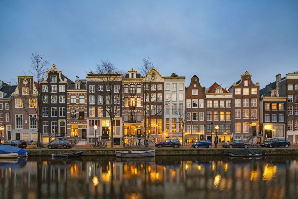 AMBASSADE HOTEL