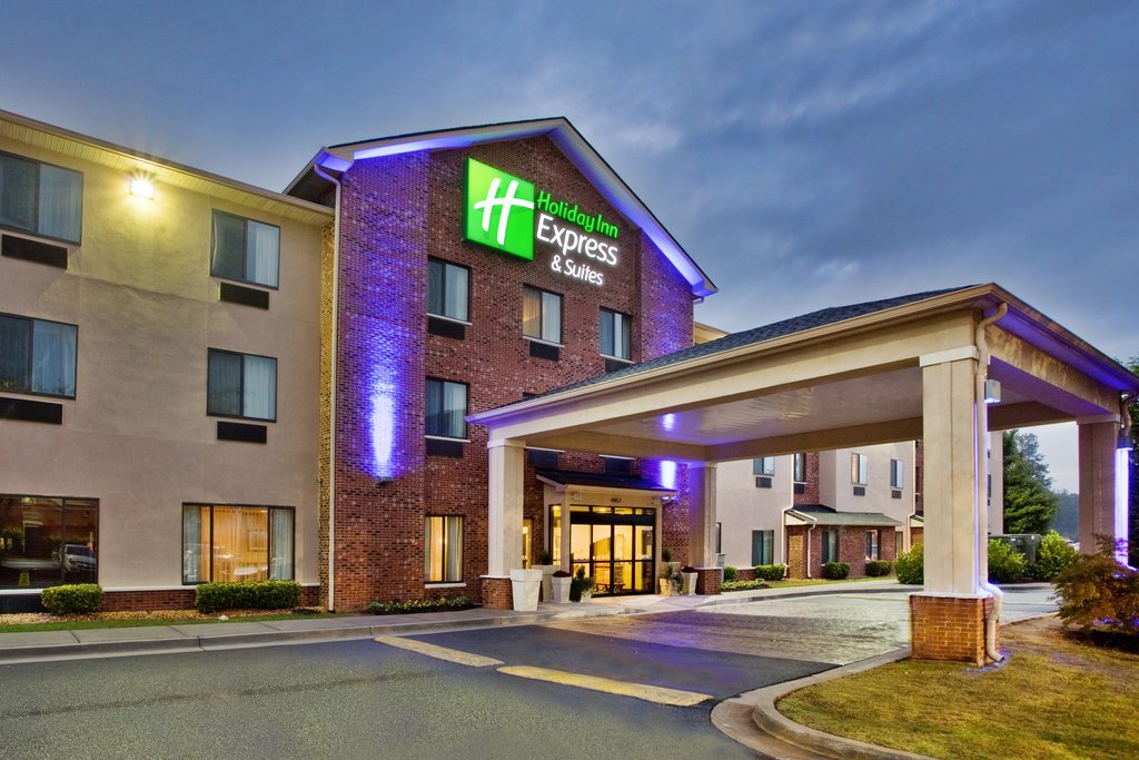 HOLIDAY INN EXP STES LAKE LANIE