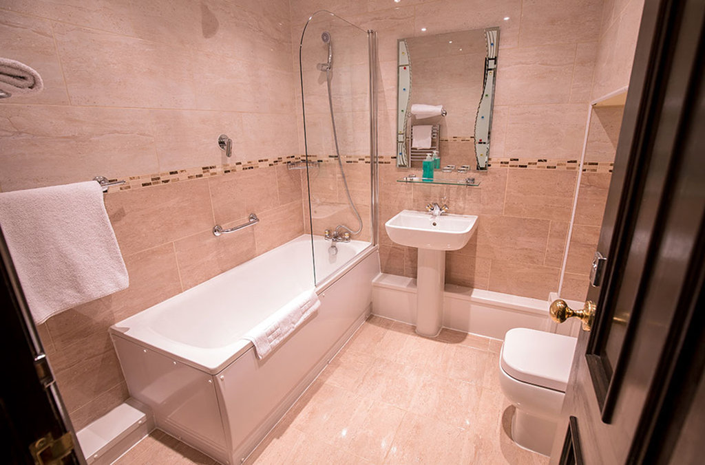 HAREFIELD MANOR HOTEL