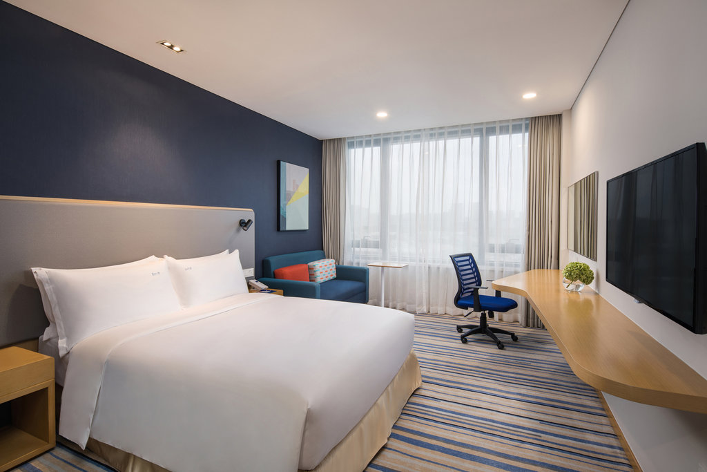 HOLIDAY INN TAIHU NEW CITY