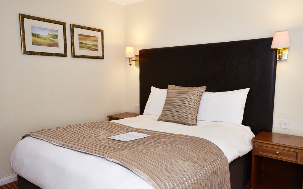THE RAVEN HOTEL