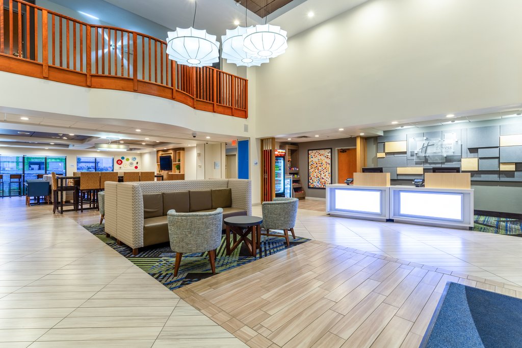 HOLIDAY INN EXP STES CEDAR FALLS