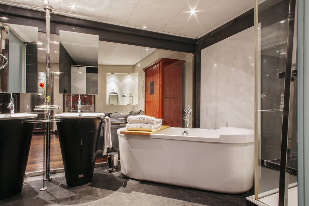HOTEL URBAN