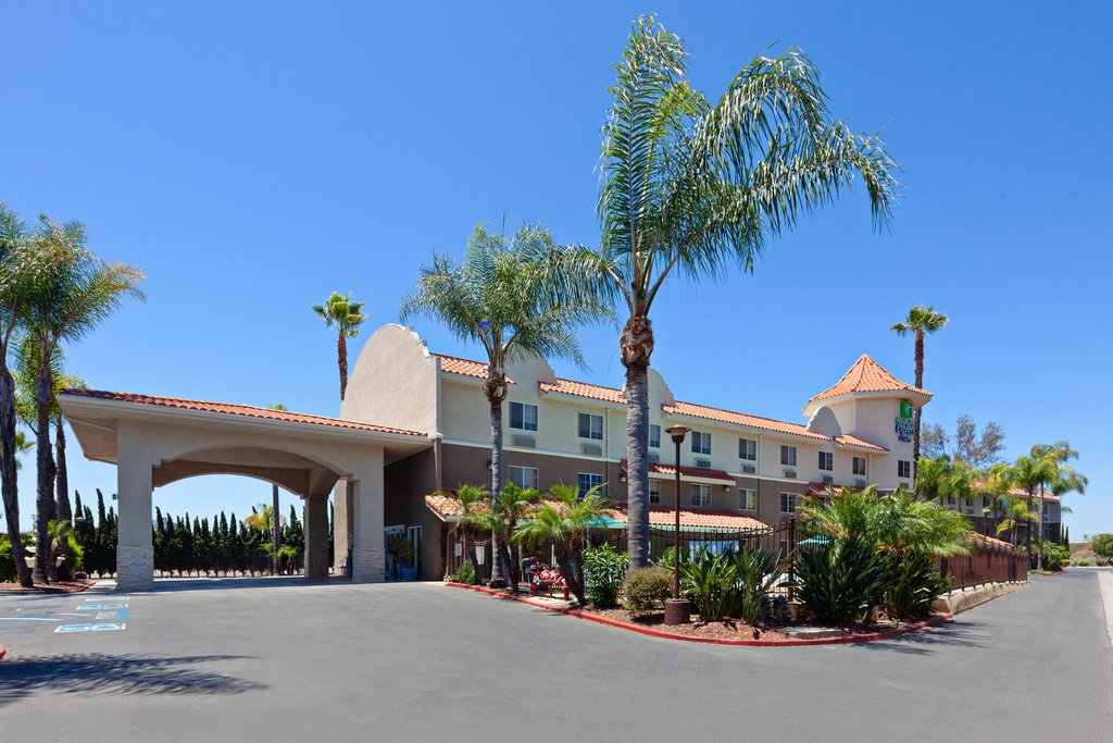 Holiday Inn Express & Suites SAN DIEGO-ESCONDIDO