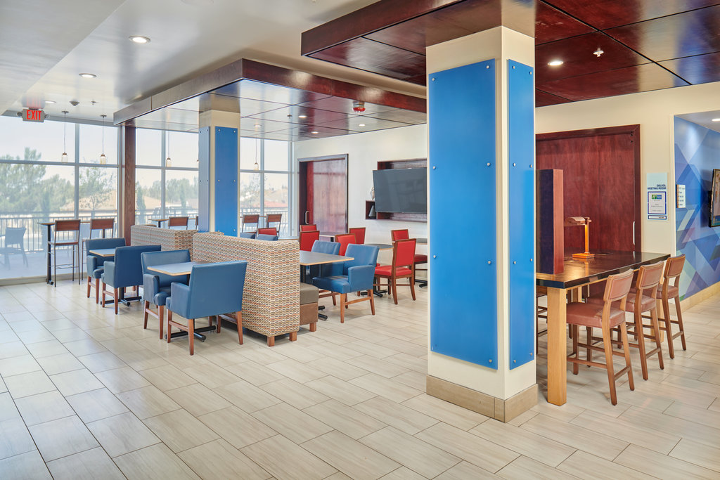 HOLIDAY INN EXP SUNLAND PARK AREA