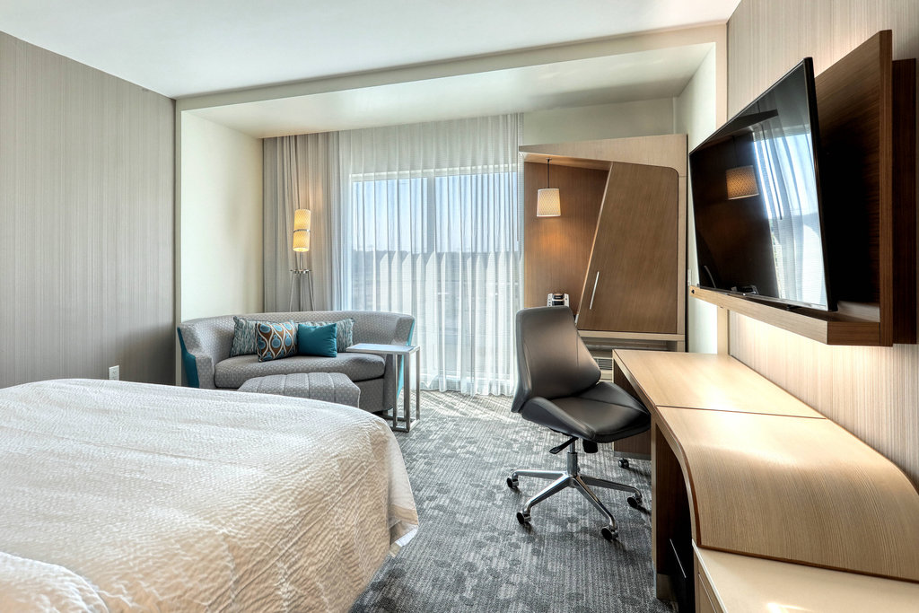 Courtyard by Marriott North Brunswick