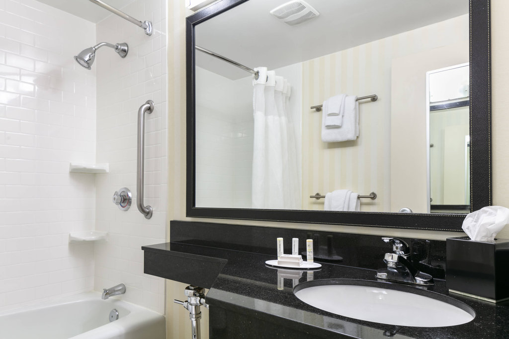 Fairfield Inn and Suites by Marriott Cincinnati North-Sharonville