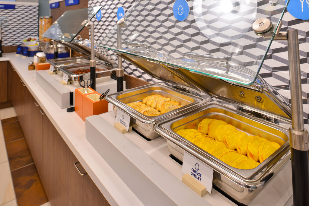 Holiday Inn Express & Suites CINCINNATI SE NEWPORT