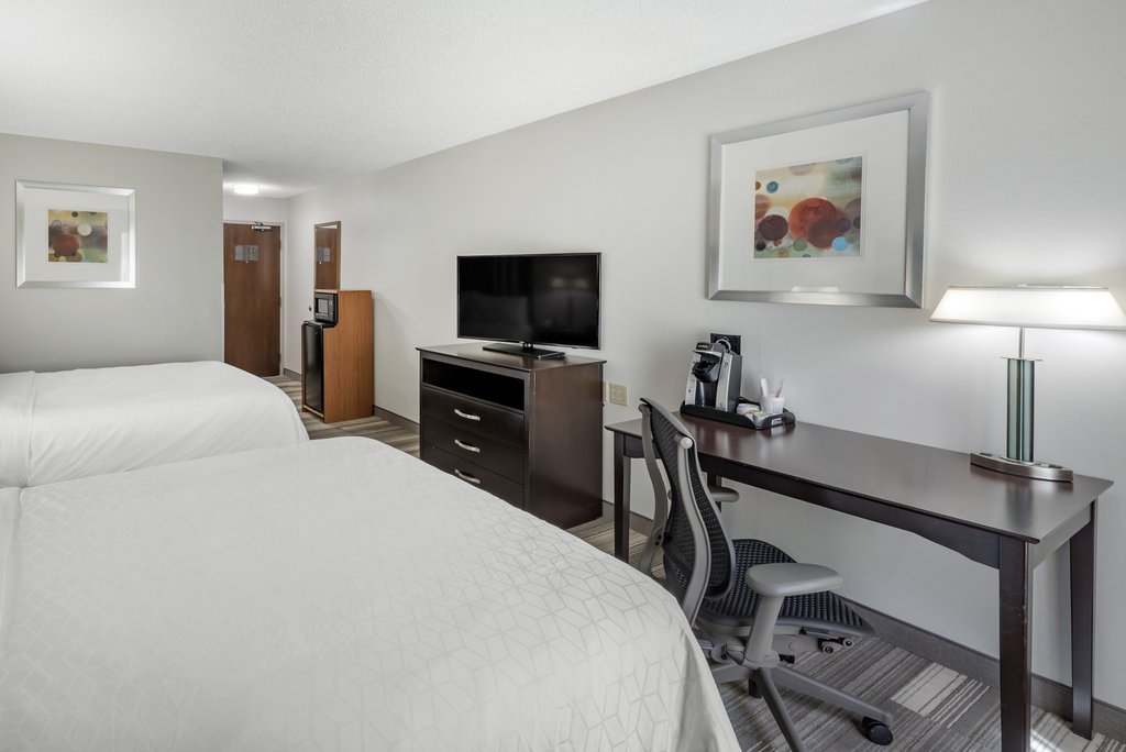 Holiday Inn Express & Suites CINCINNATI-BLUE ASH