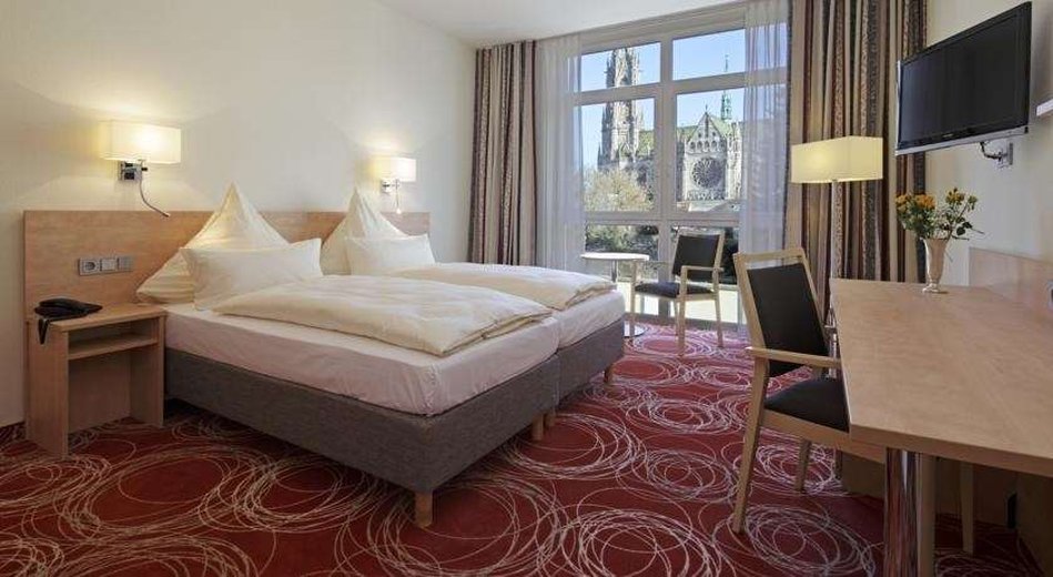 HOTEL LOEWENGARTEN