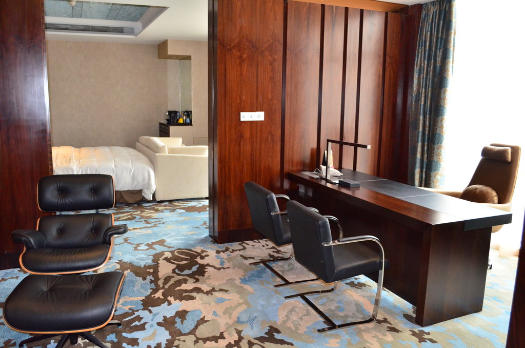 CROWNE PLAZA WING ON CITY