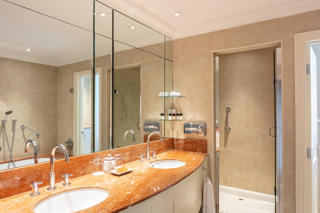 THE PETERSHAM